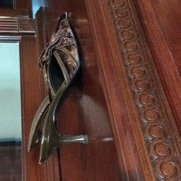 Isabella Fiore Size 8 Kitten Heels - Picture 5 of 5